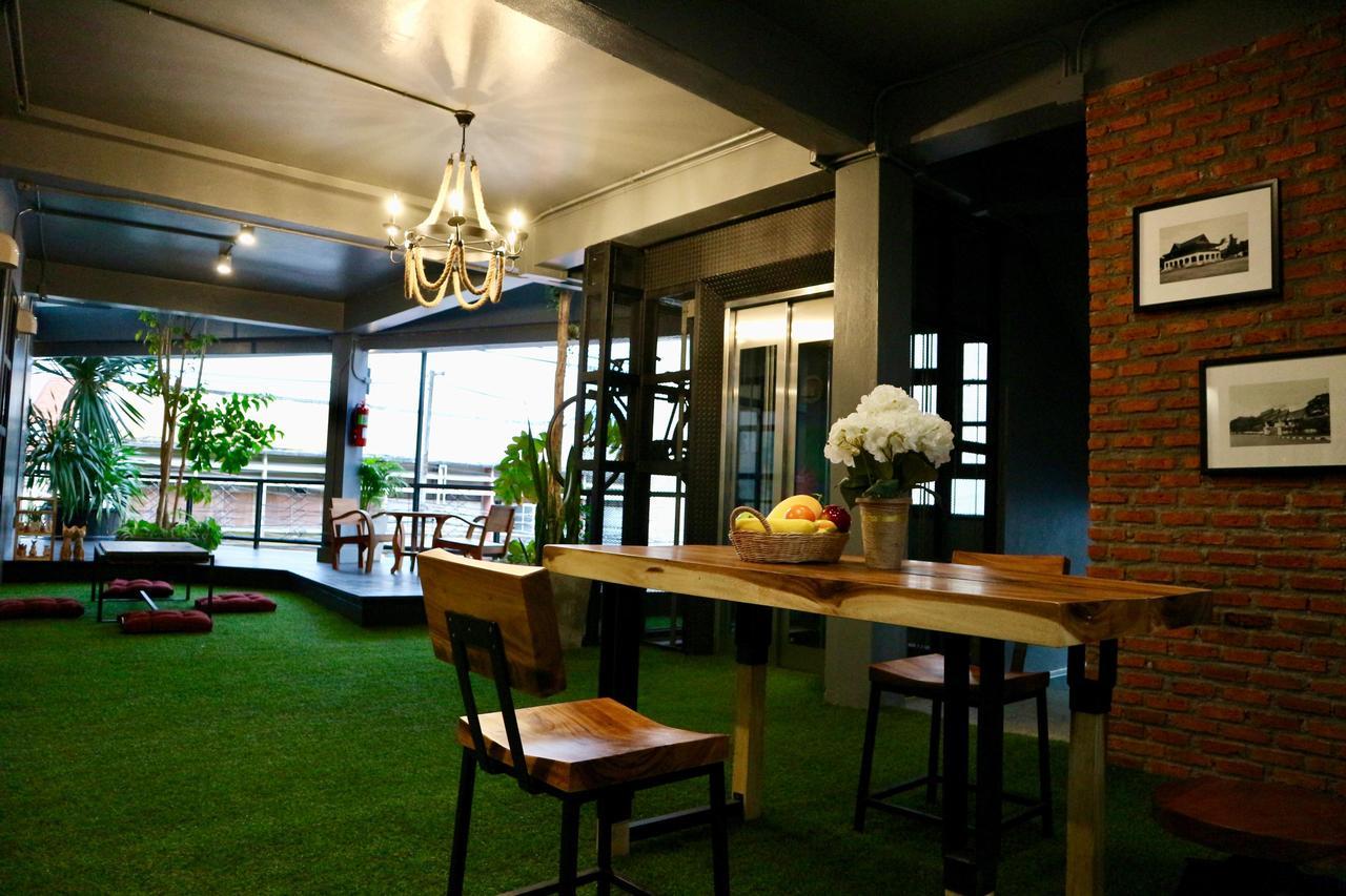 Hugnur Hostel And Coffee 清邁 外观 照片