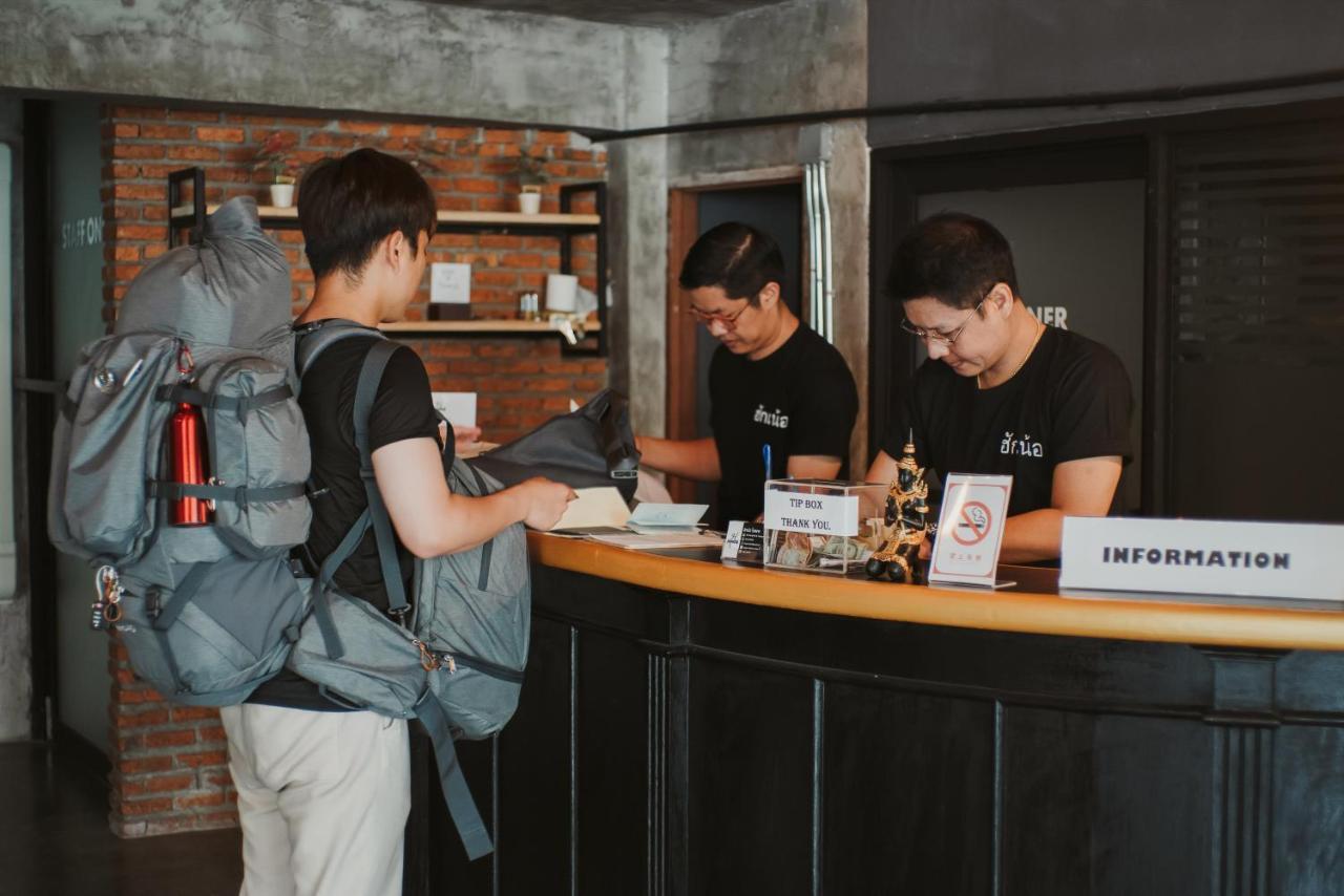 Hugnur Hostel And Coffee 清邁 外观 照片