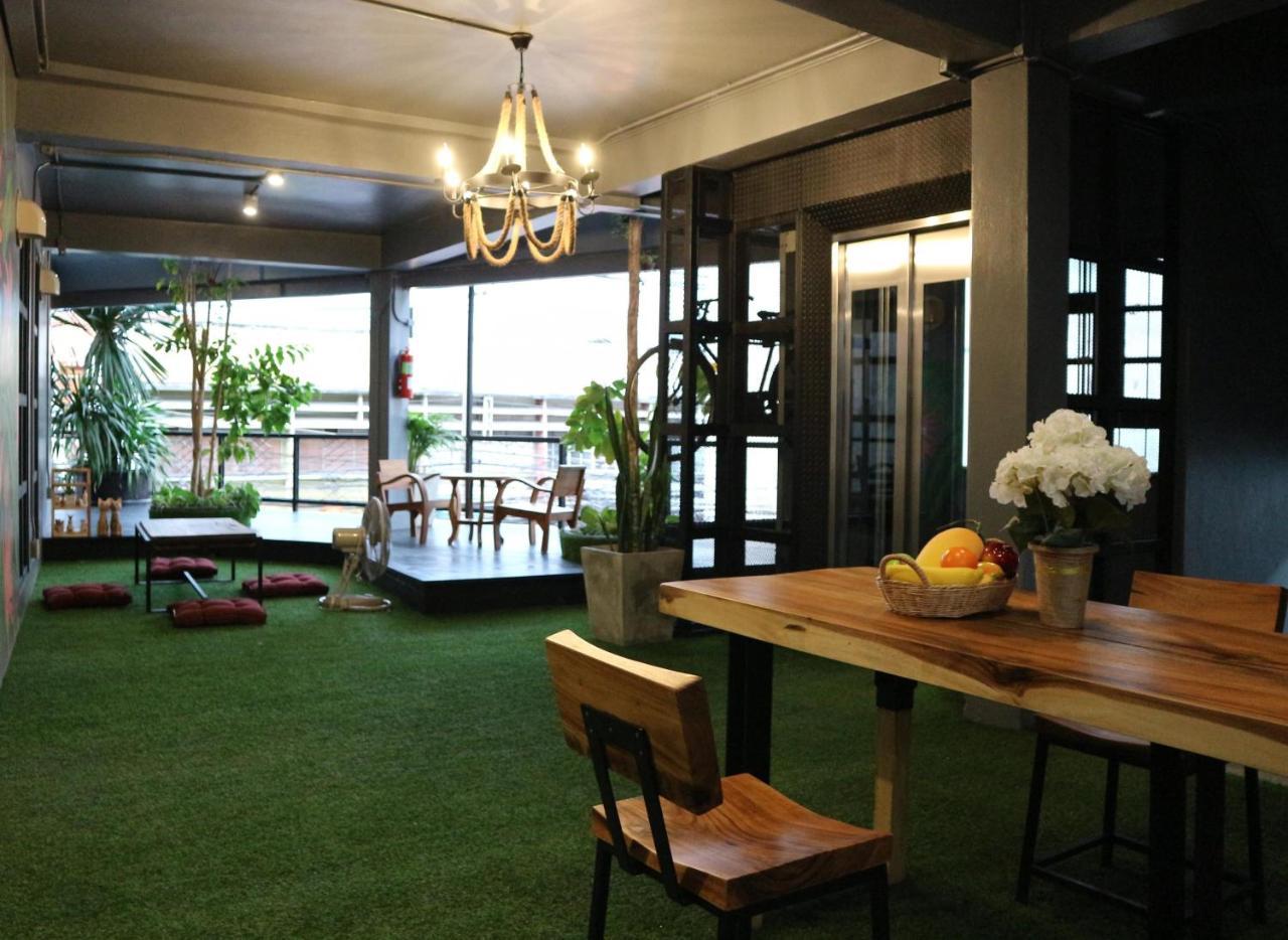Hugnur Hostel And Coffee 清邁 外观 照片
